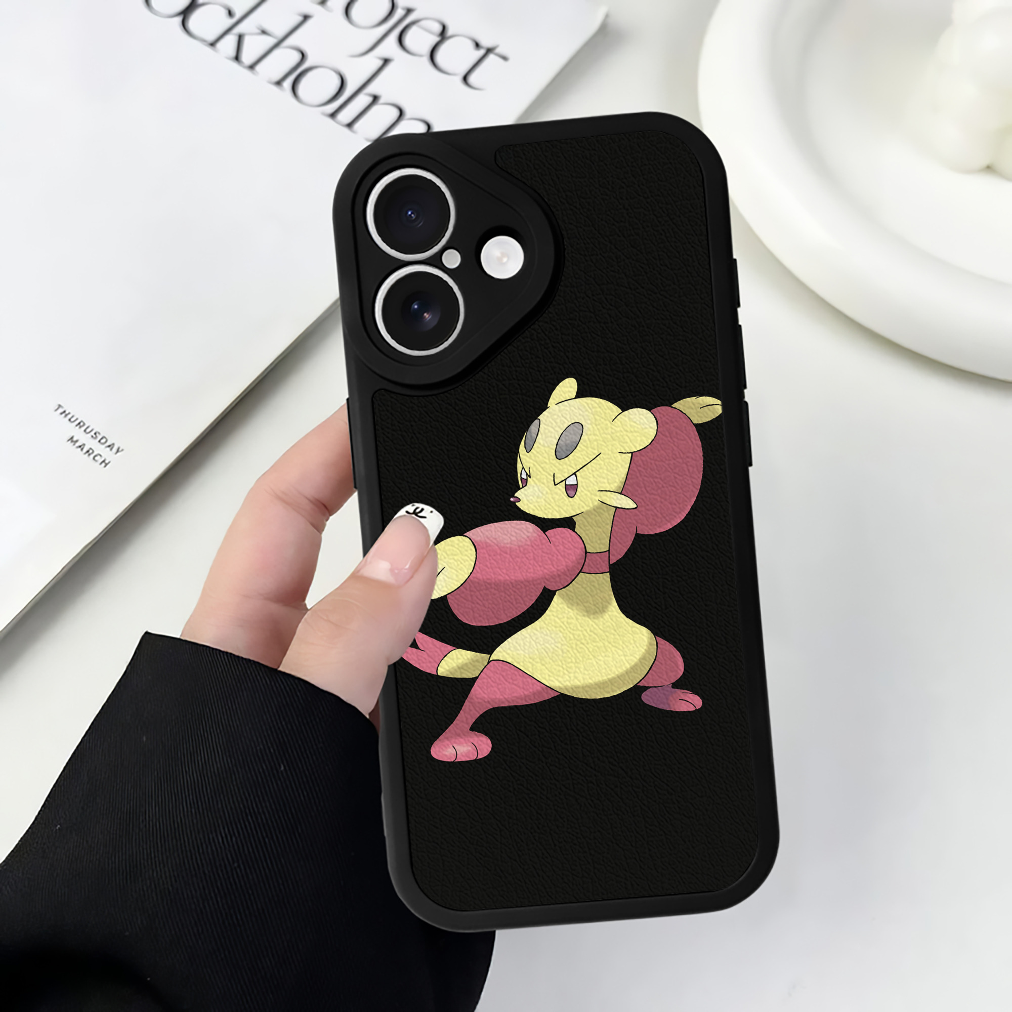 （画像用） ポケットモンスター Pokémon 【iPhone 16シリーズ対応】シリコンスマホケース（レザー調） 材質：シリコン